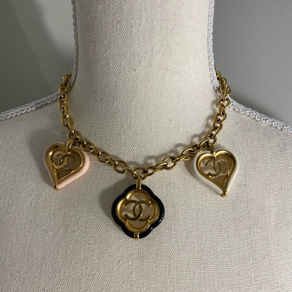 Chanel Chocker - Heart of Hearts - Authentic - Picture 5 of 11